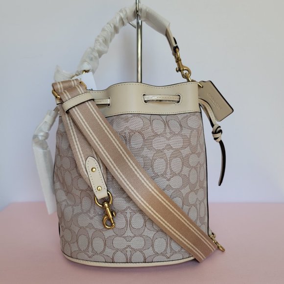 COACH Field Bucket Bag in Signature Jacquard & Leather –Stone Ivory ⭐ - Picture 1 of 16